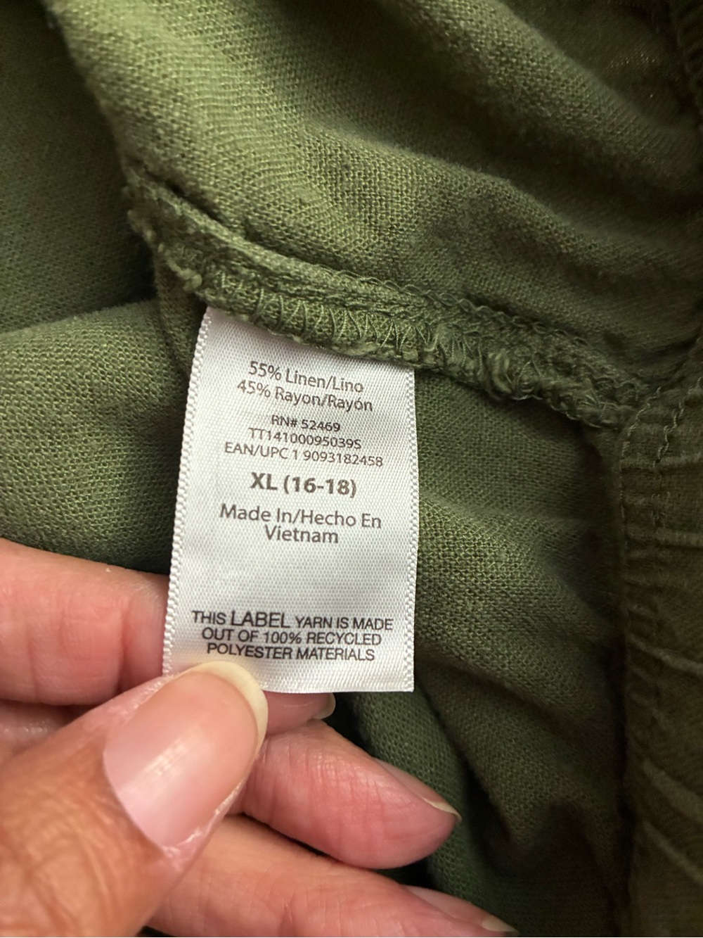 Time and Tru Womenโs Olive Cropped Pants - Picture 5 of 5